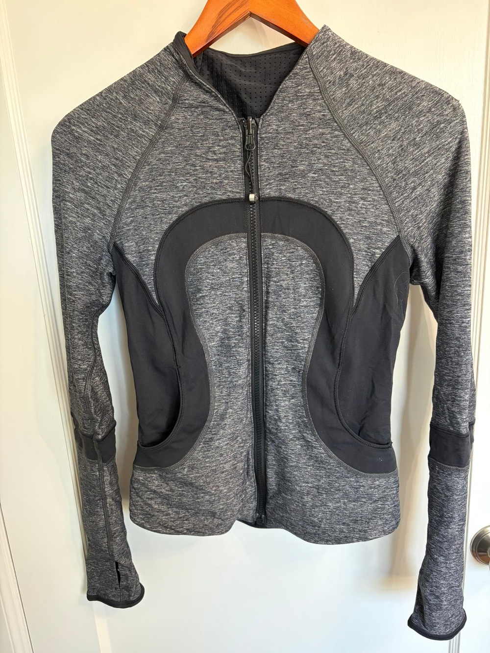 Lululemon Define Jacket Heathered Black Full Zip Size 4 Thumbholes